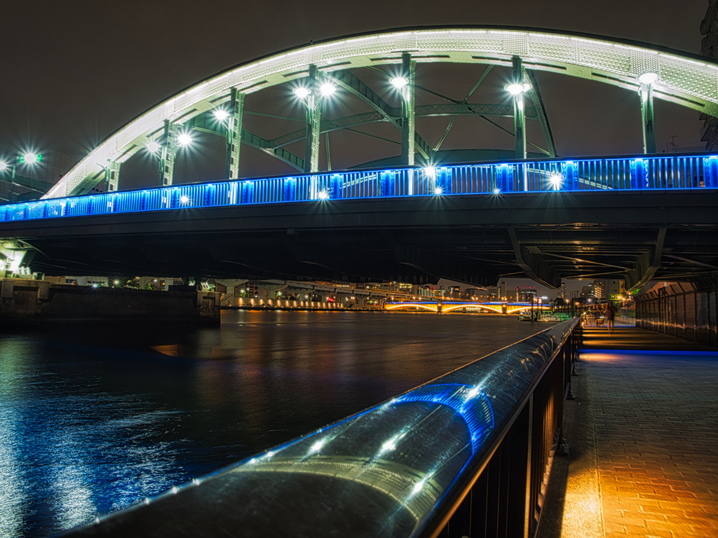 厩橋・蔵前橋を望む
