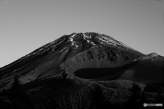 朝の陽が昇りだす