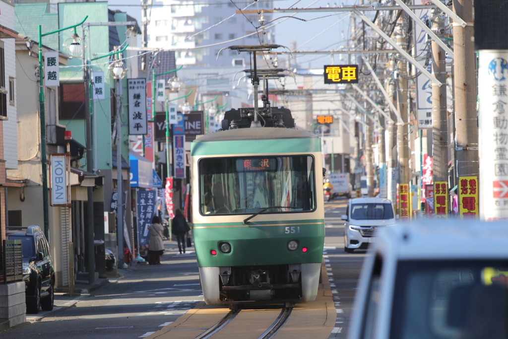 江ノ電 500形 腰越駅付近