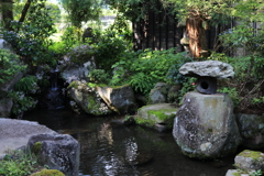 窓月まつしまや 古民家宿の池