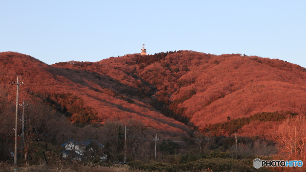 夕陽で輝く宝篋山