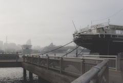 霧の港