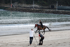 弓ヶ浜海水浴場に騎馬武者現る！-➄