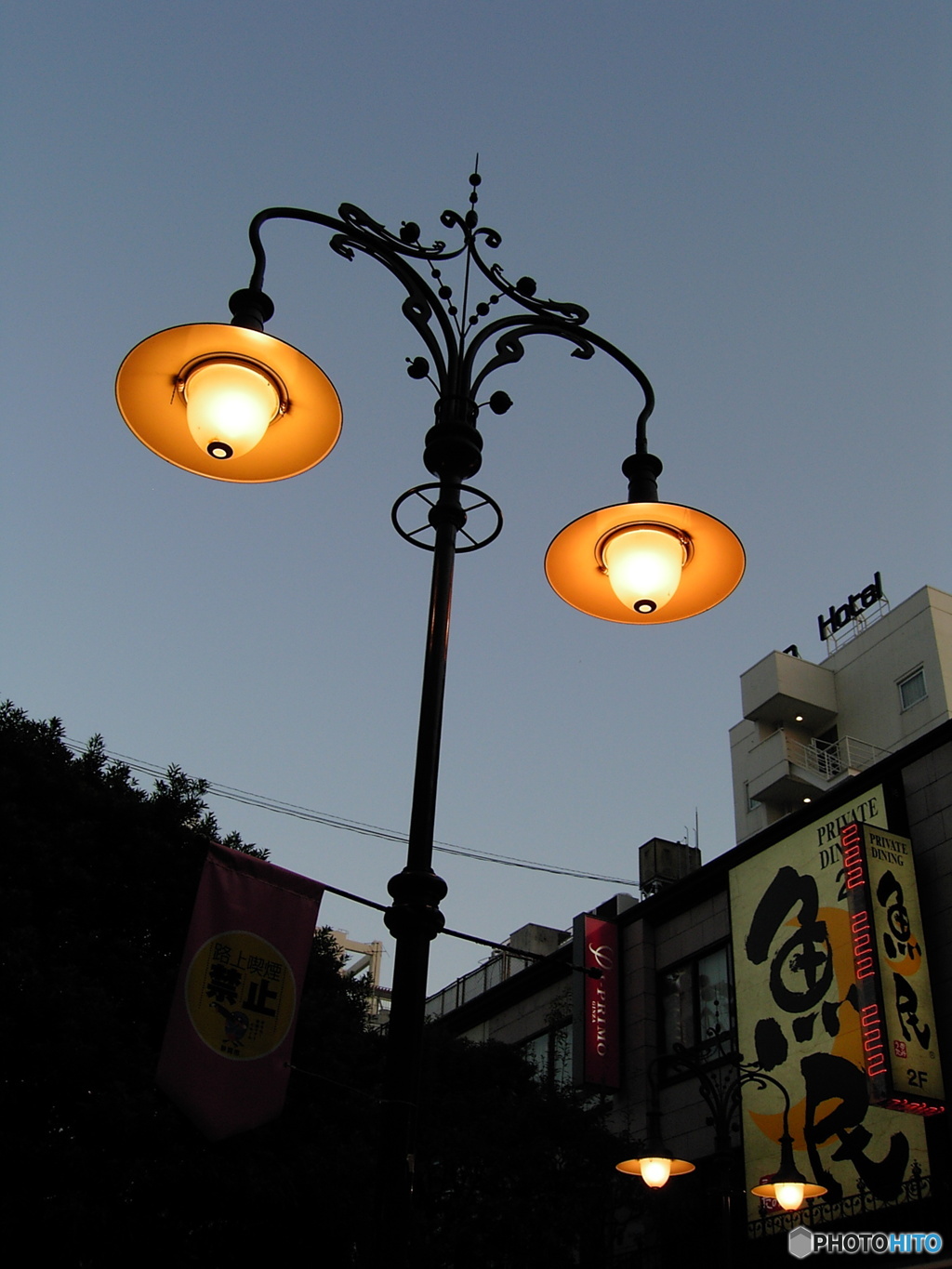 夕間暮れ④（街角にてシリーズ）