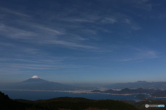 駿河湾越しの富士山と北部伊豆半島