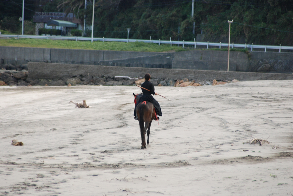 弓ヶ浜海水浴場に騎馬武者現る！-➃