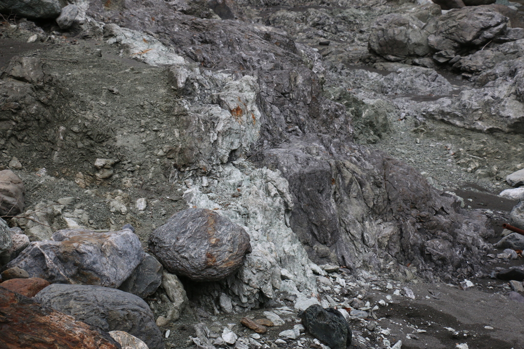 フォッサマグナの露頭