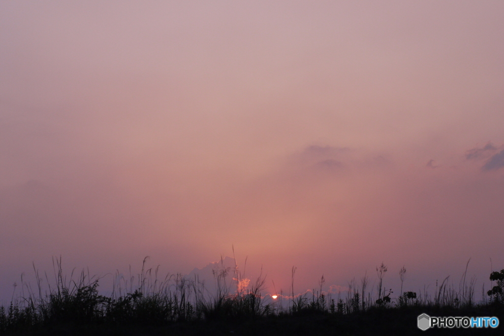 荒野をパステルカラーに染めて沈む夕日 2016-➁