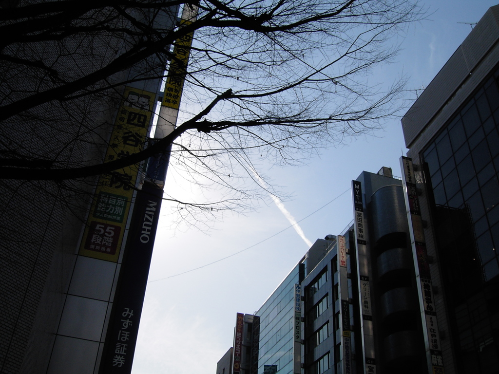 アーバンライフ 2012 （小さな空を見上げて）-⑧
