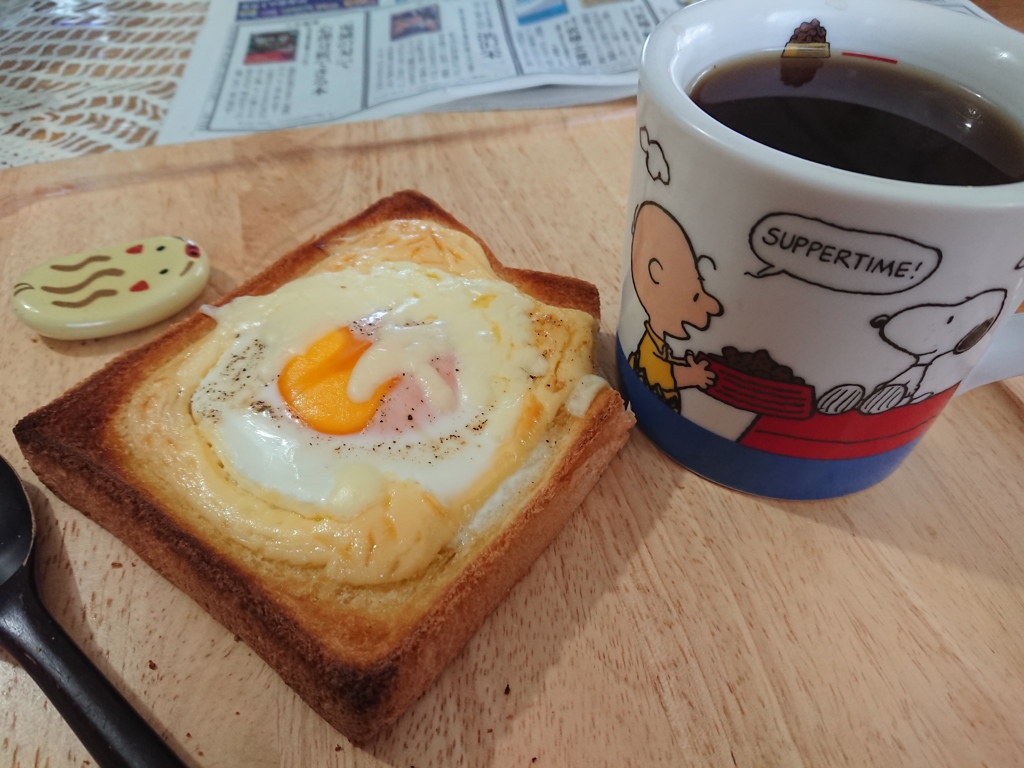 焼き過ぎたトーストのモーニングセット