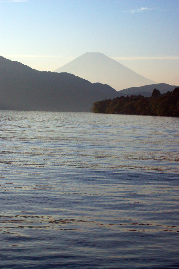 昨夕の箱根芦ノ湖越しの富士山-⑧