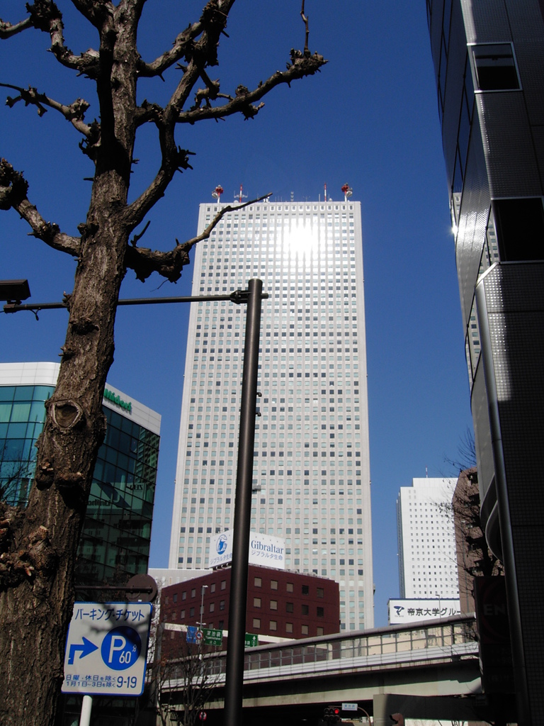 アーバンライフ 2012 （小さな空を見上げて）-➃