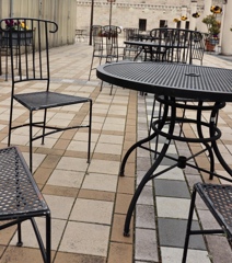 どこに座ろう…⁉︎