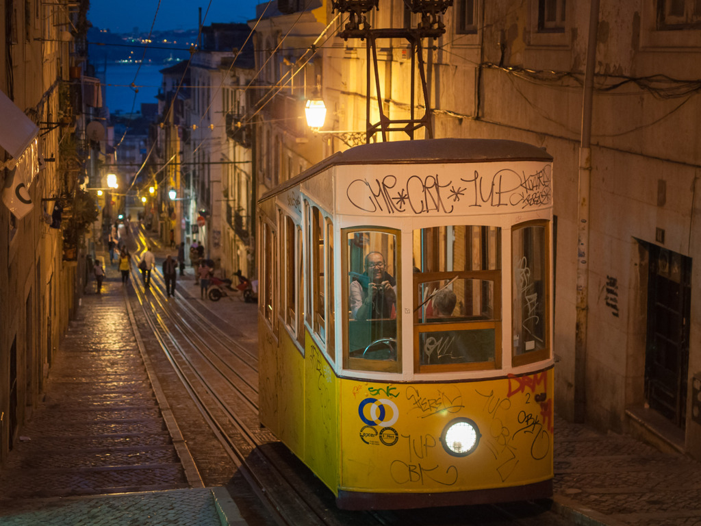 Elevador da Bica：Bica駅の折り返し