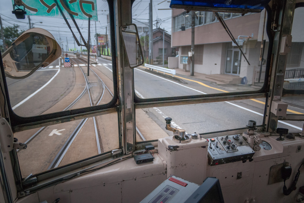 富山地方鉄道7000形の運転台