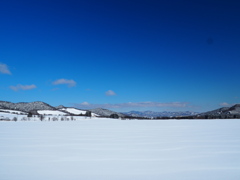 雪原と山々