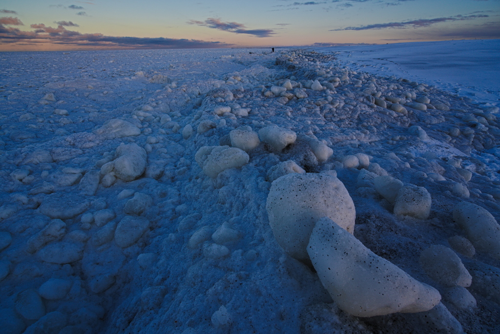日暮れの流氷海岸