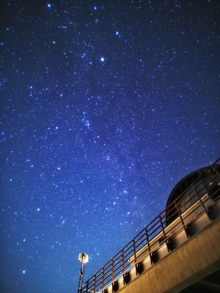 天文台と天の川