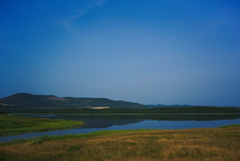 コムケ湖と青空
