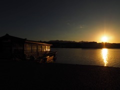 屋形船と夕日