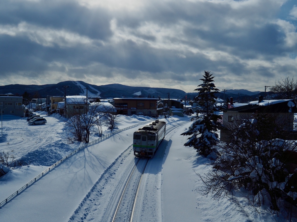 冬の単線列車
