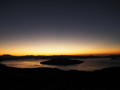 屈斜路湖の日の出前