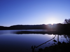 俱多楽湖の日の出