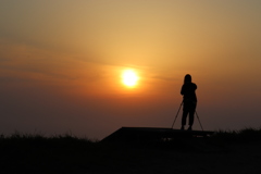 弥彦山スカイライン　パラグライダーカタパルトからの夕日