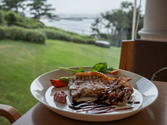 昼は肉