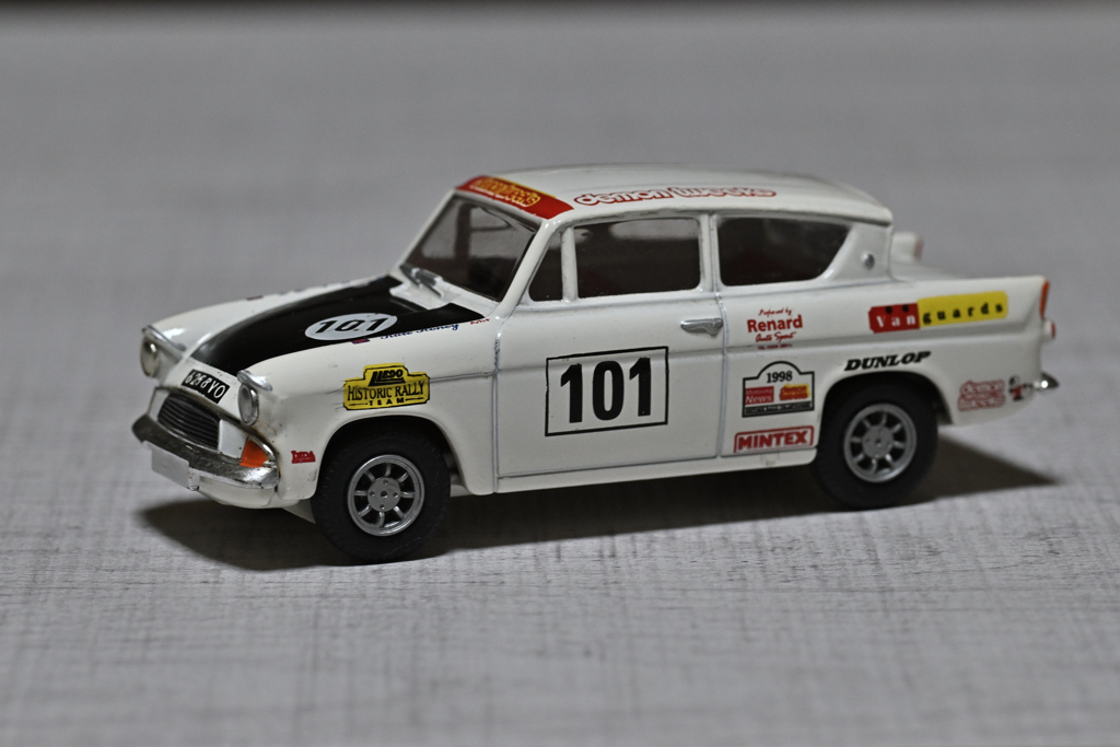 FORD ANGLIA（105E）