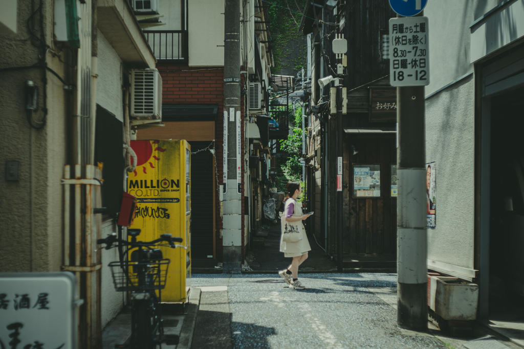 路地の木曜日