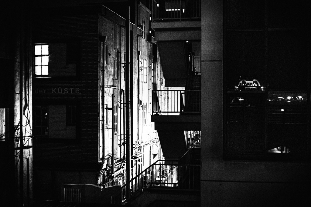 日曜の夜は更けて行く