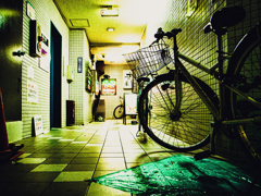 雑居ビルの誘い（いざない）