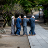 「賽銭箱はあちらへ」
