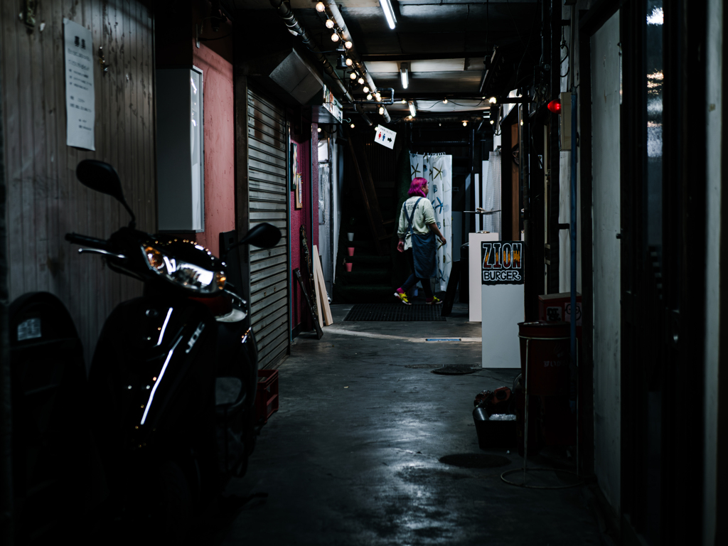 温泉街のDeepな夜