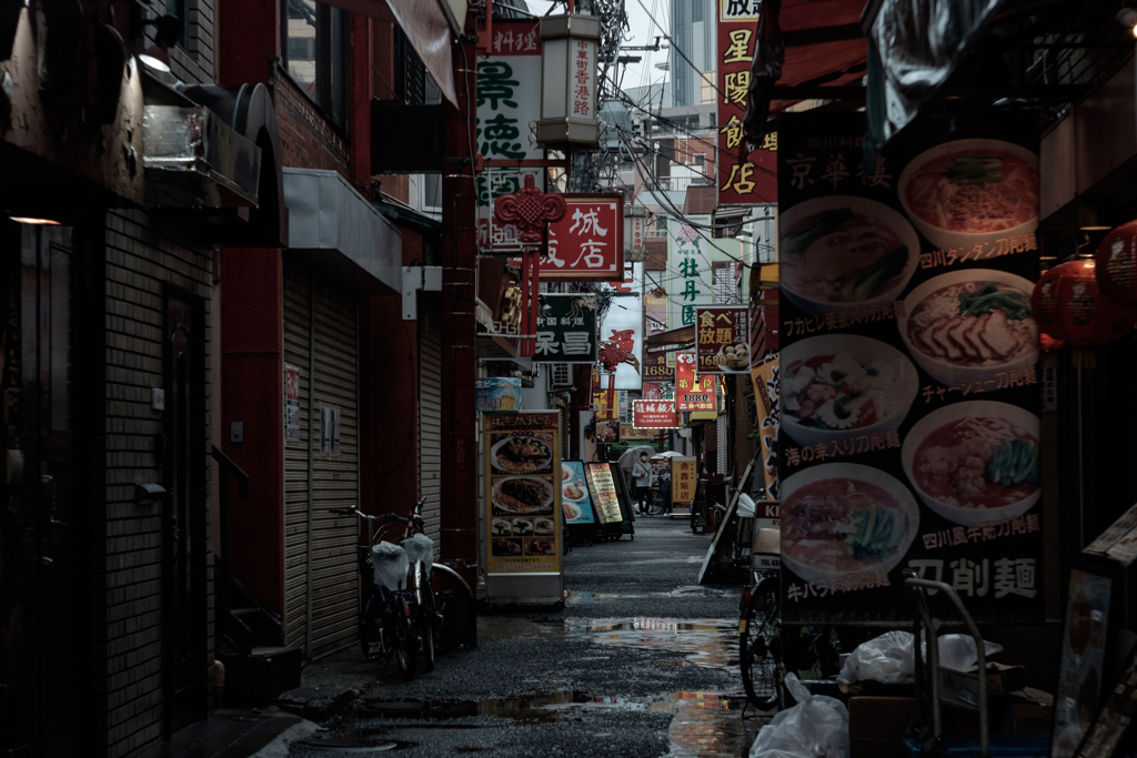 雨の中華街