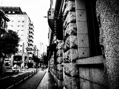 石造りの街に吹く風