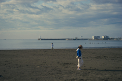 灯台の見える浜で 2/4