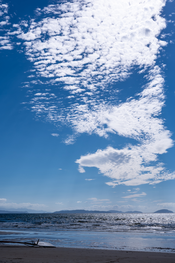 海には サバダバ 雲