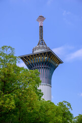 鶴見緑地公園　いのちの塔