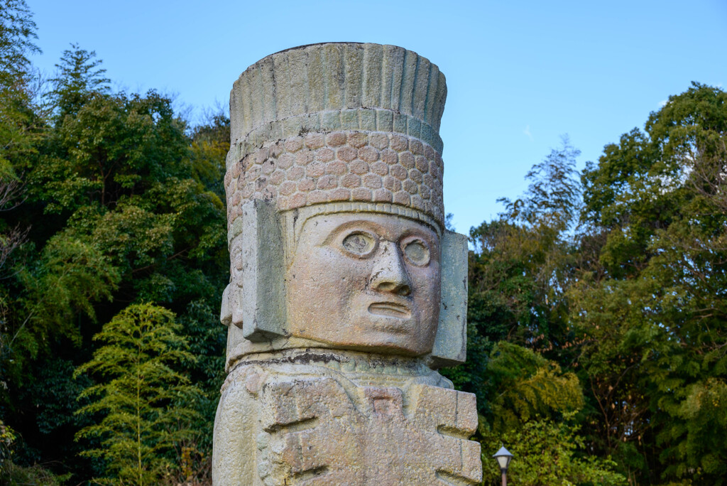 大阪府羽曳野市峯塚公園の石像1