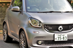 smart BRABUS Xclusive：最初、トヨタのiQかと思った。