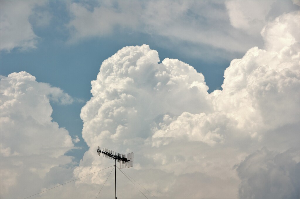 暑い日：今日の雲