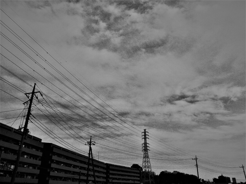 つながる送電線