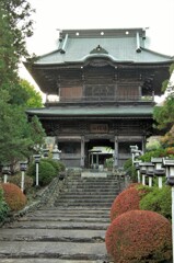 勝楽寺の山門。