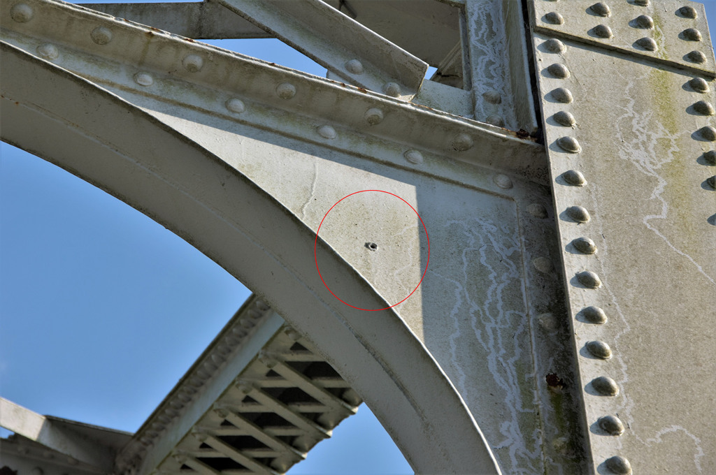 WWⅡの銃弾跡が残る平山橋 4