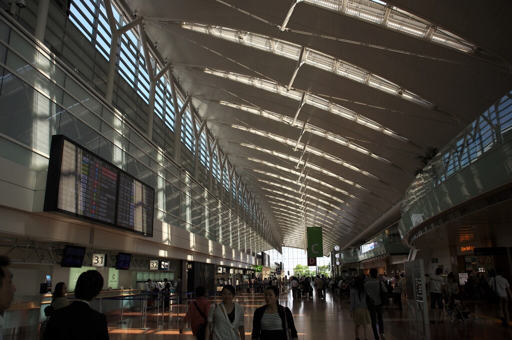 羽田空港：ロビー