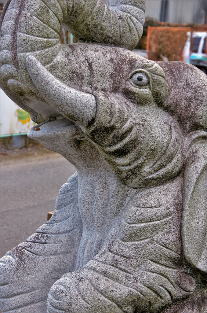 石像の象
