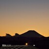夕暮れ：富士山のシルエット（河口湖）