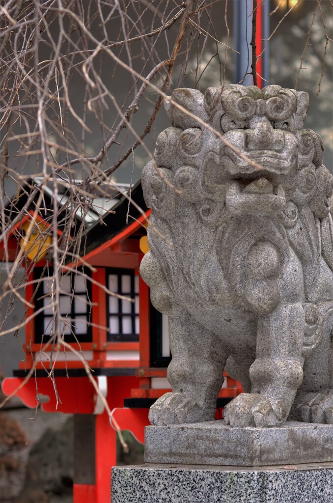鈴鹿明神社：新しい狛犬
